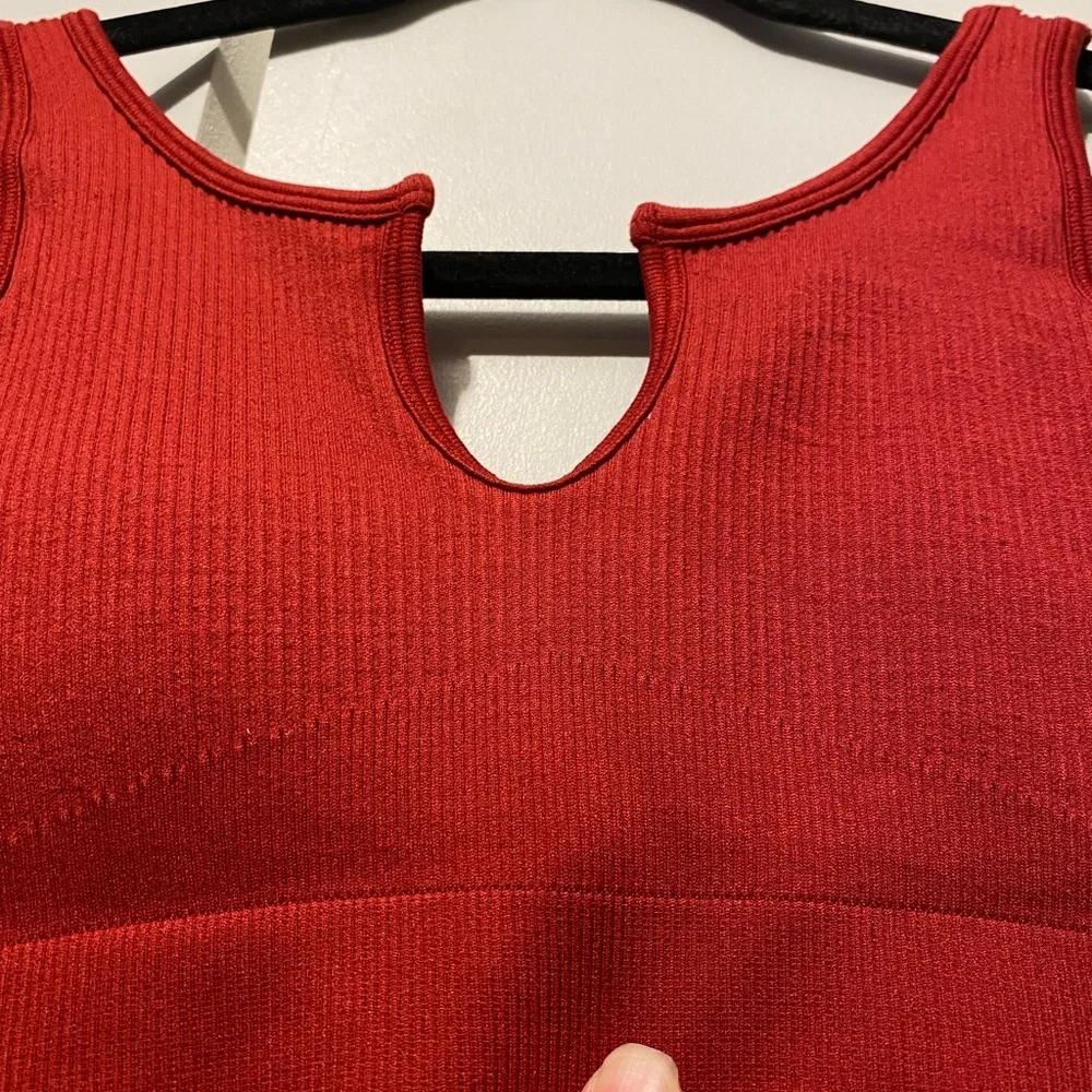 Red Ribbed Crop Top - Picture 3 of 4